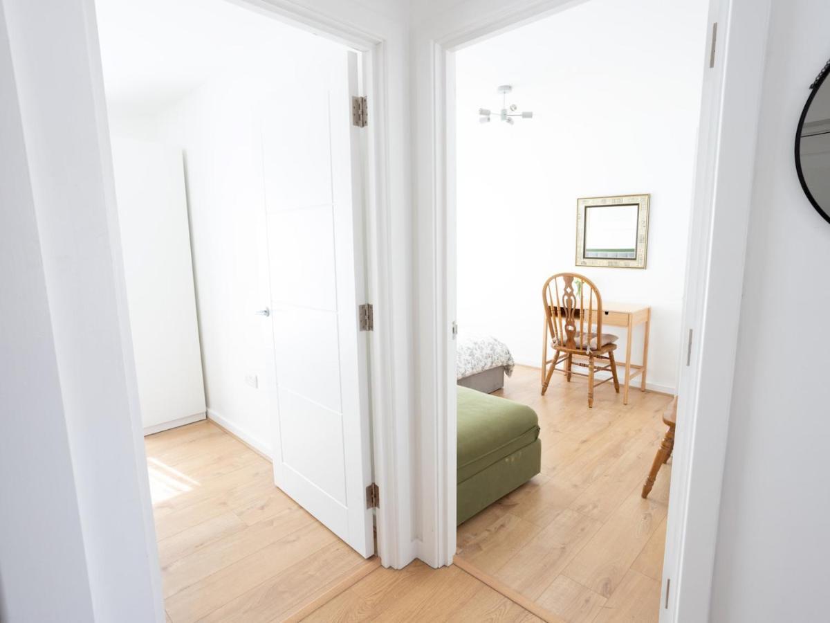 Pass The Keys Modern Stylish Apartment With Parking ボーンマス エクステリア 写真