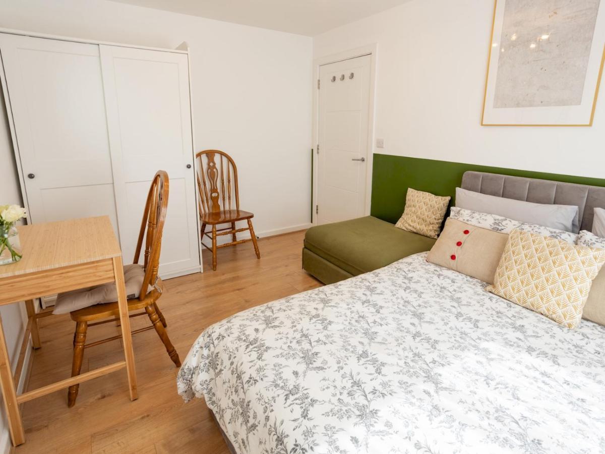 Pass The Keys Modern Stylish Apartment With Parking ボーンマス エクステリア 写真